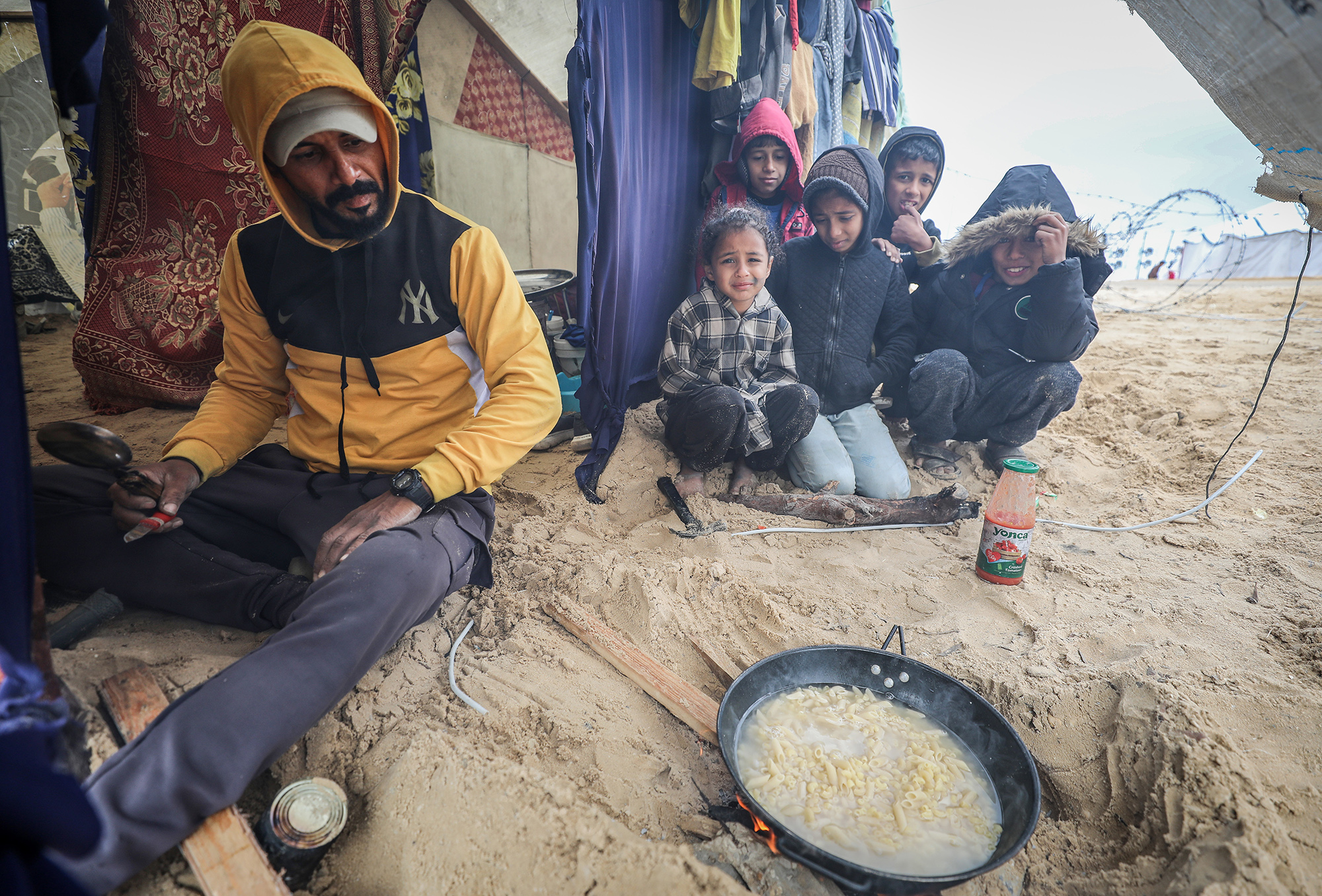 4 - Hunger by the Tent - 49524202-699e-4cf9-b9d7-0bc6b04098e0.jpg