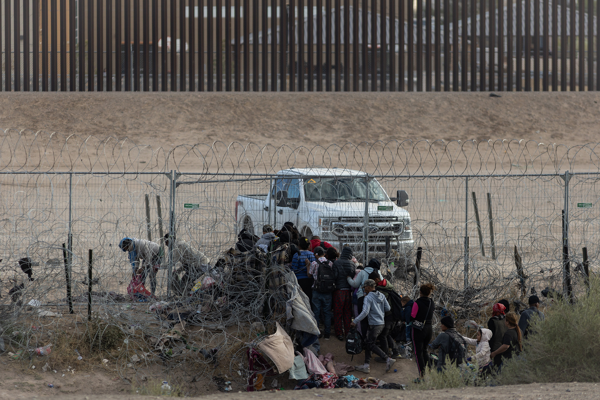 7 - Surrender at the Border - 07f534ac-8fc6-4ab2-90d4-3c0291aaaa1e.jpg