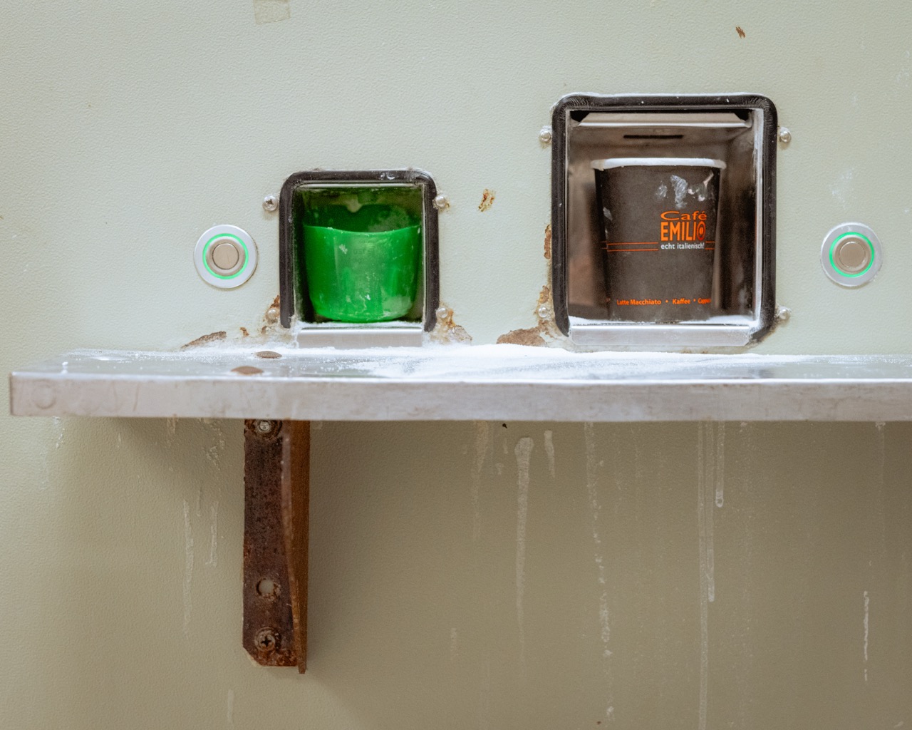 Groß (4 - Waschsalon_HPR_FS_Florian_Sulzer-4 - 103c540d-8069-4137-93d9-f9f59e15f39b).jpeg