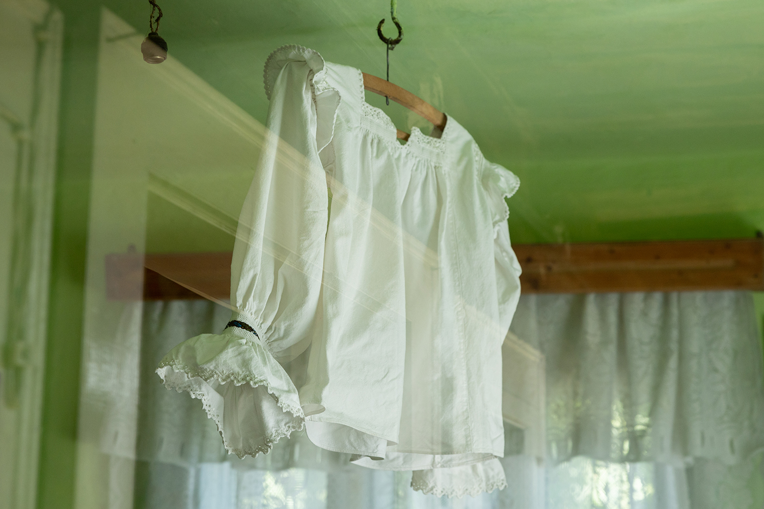 1 - The Blouse - 7ec7447f-3b83-487f-b2e7-5e4f319b5100.jpg