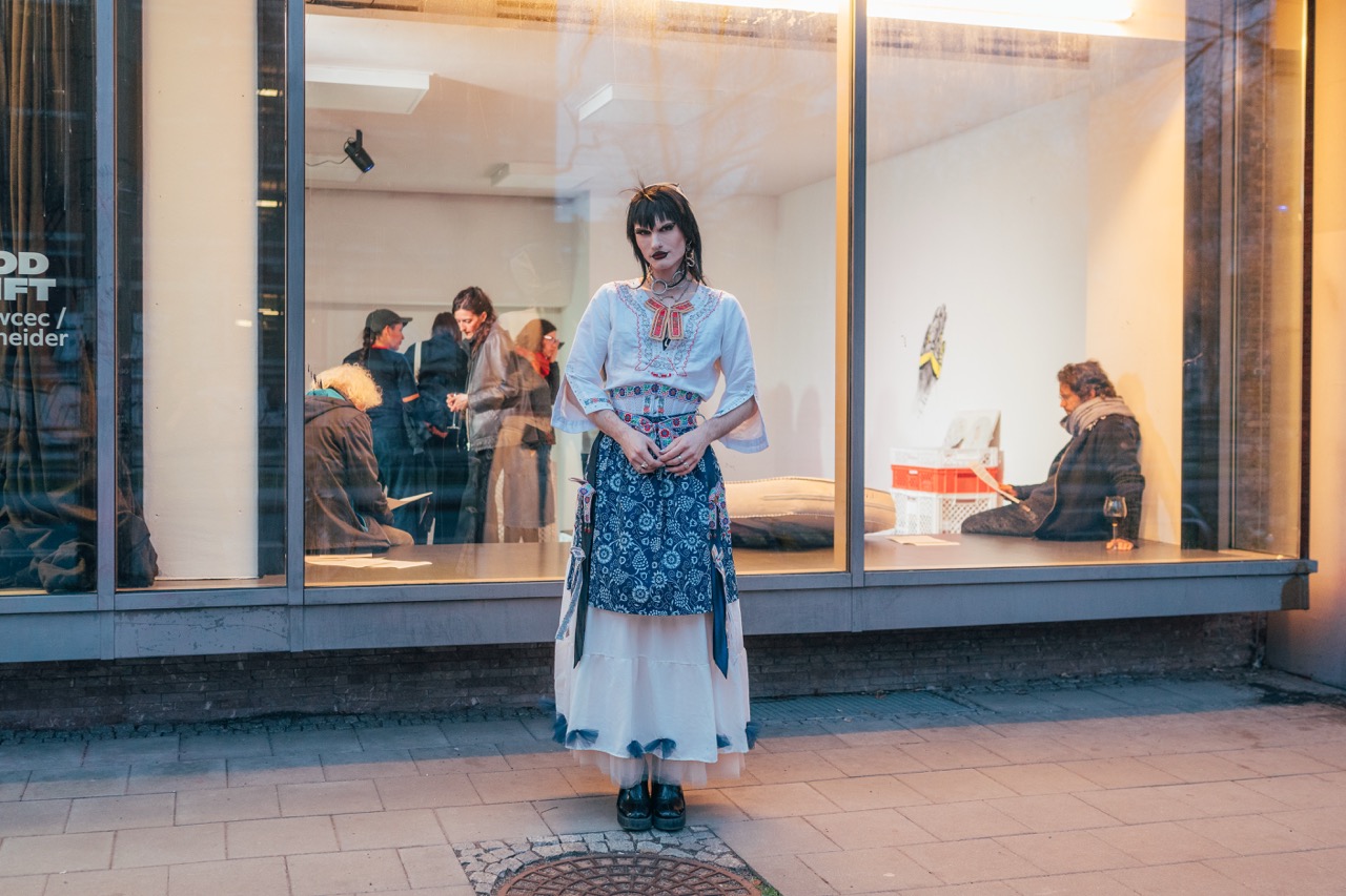 Groß (6 - Angella von Hell  - 458d39a1-7171-47ab-8392-7720ed877a4e).jpeg