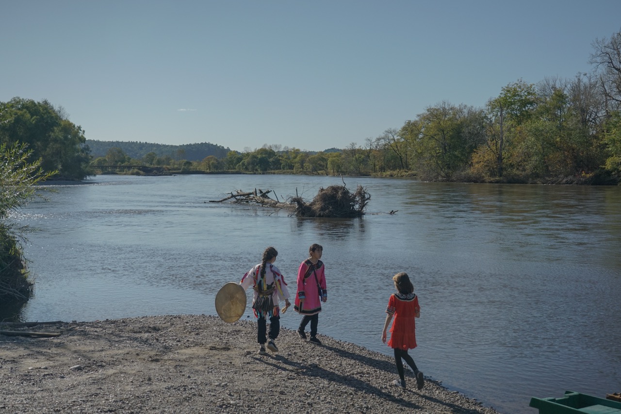 Groß (10 - Girls in national costumes dance on the bank of the Bikin River- Krasny Yar- Pr.jpeg