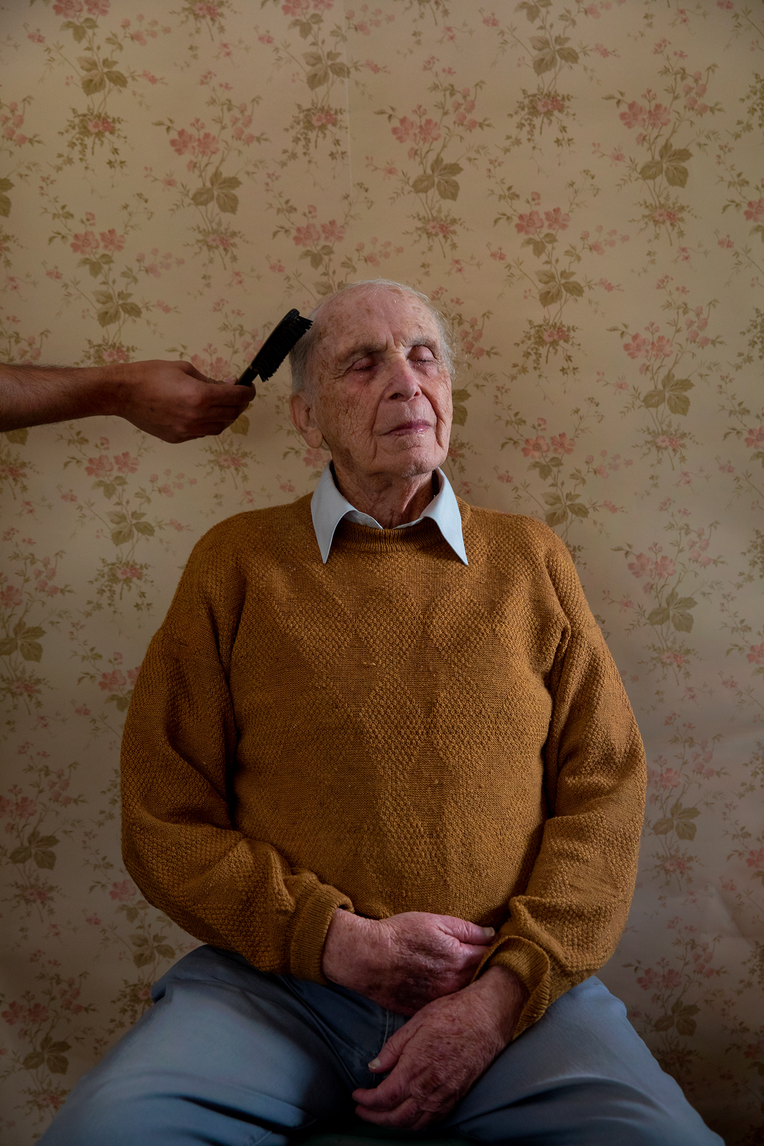 Transparent Curtains: Aging through the eyes of gay elders