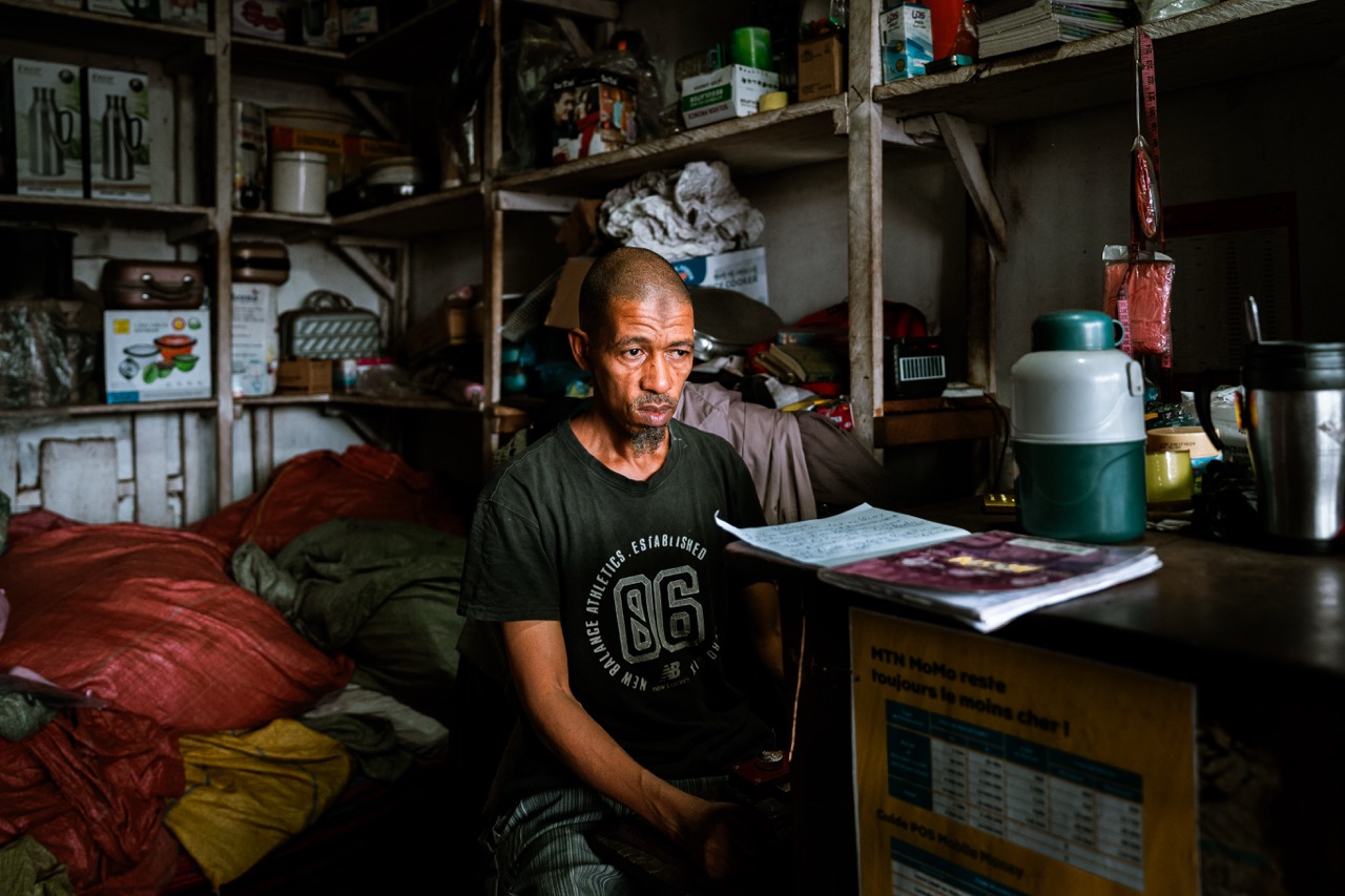 Groß (8 - Amadou Djoulde Diallo learned that his son Boubacar Diallo- had committed suicid.jpeg