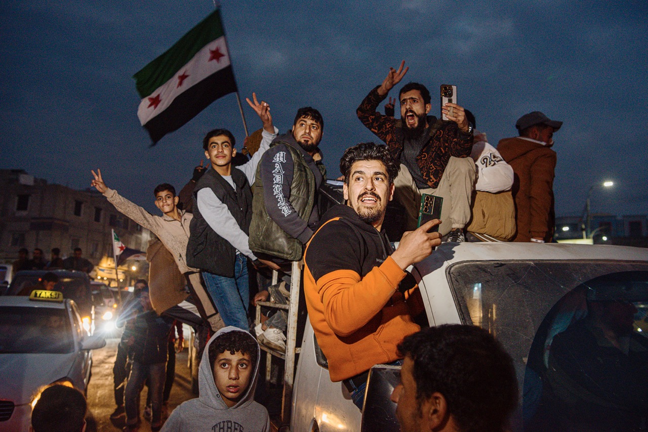 Groß (7 - Revolution-in-the-Shadow-of-Syria_Simon_Clement-07 - 562b6c3e-0981-4a77-9cf7-fde.jpeg