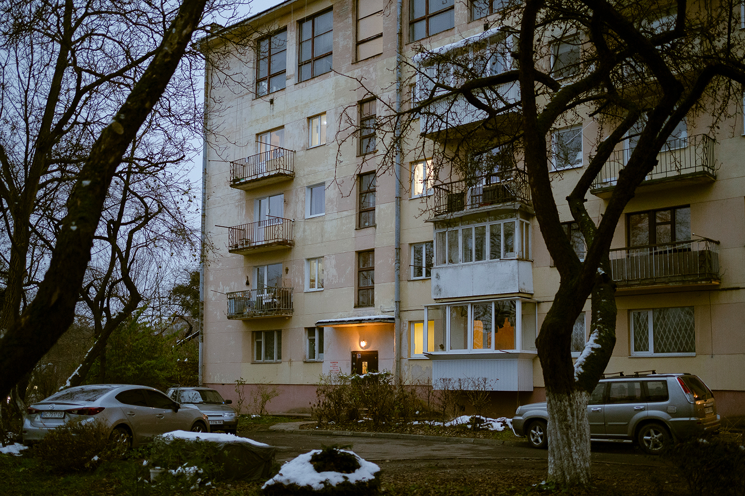 Fragile as Glass: Queer people in the face of the Russian invasion.