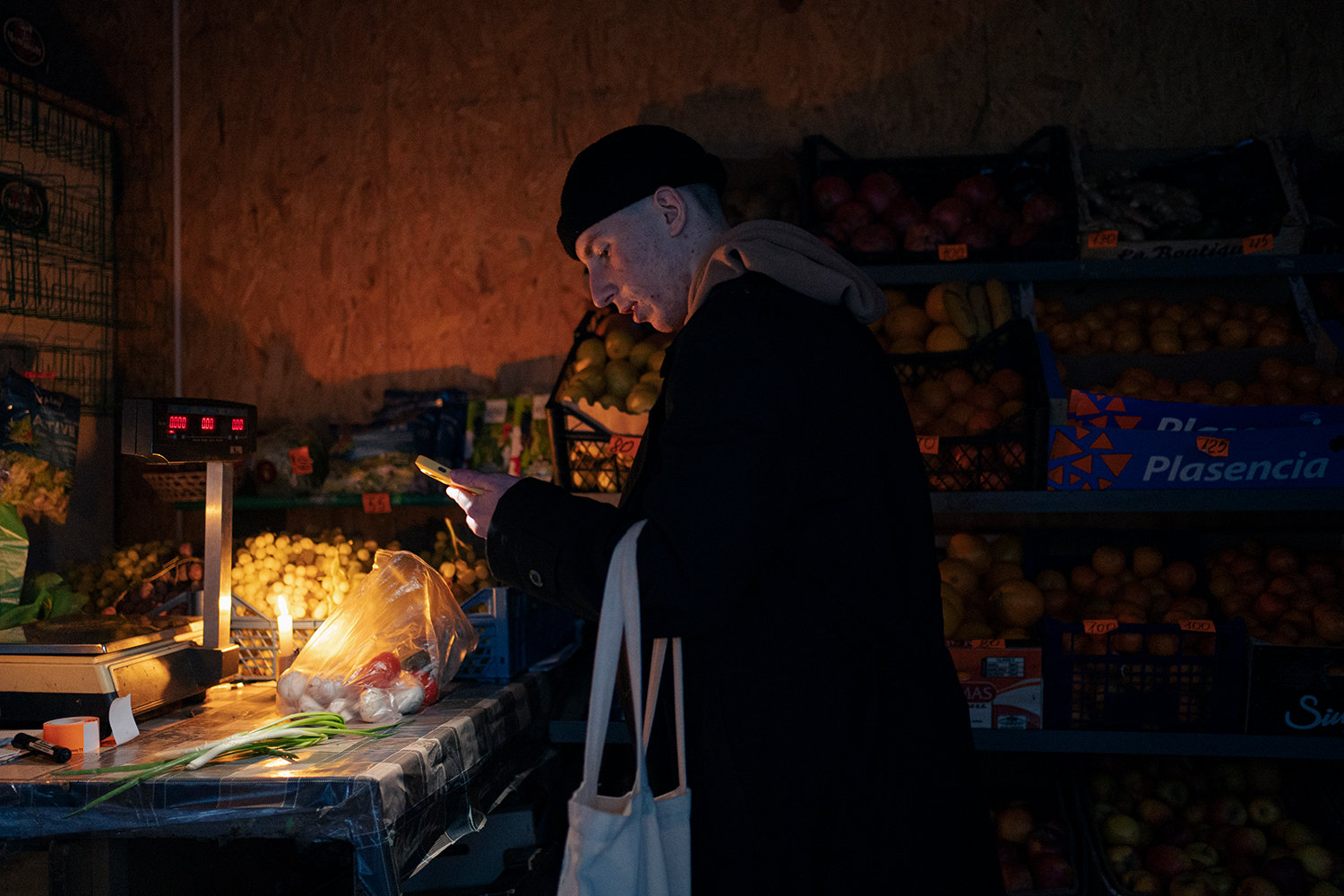 Fragile as Glass: Queer people in the face of the Russian invasion.