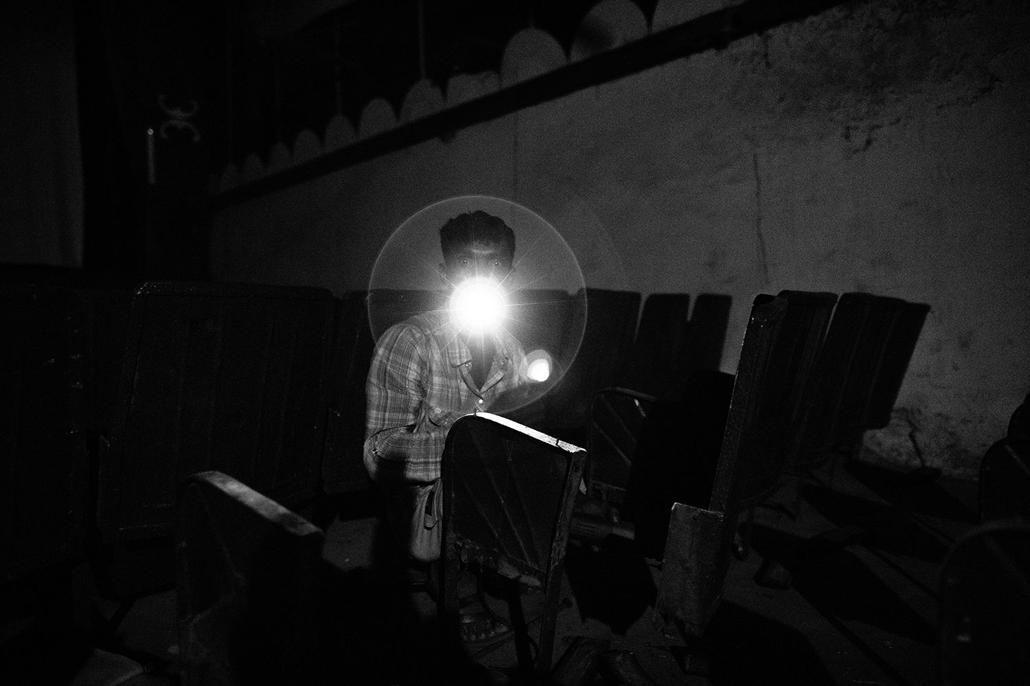 5 - The Death of Bangladeshi cinema_05 - 5162e6ff-2ff3-4389-bd66-53f9fa57ddbb.jpg