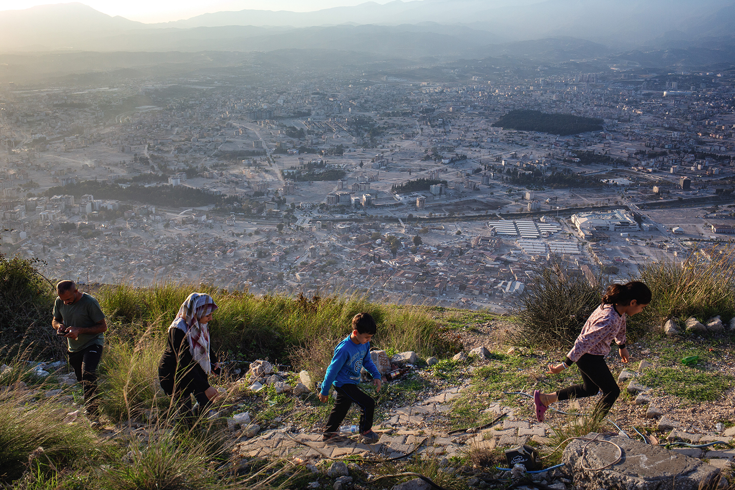 Fault Line : Surviving 7.7 and 7.6 Earthquakes