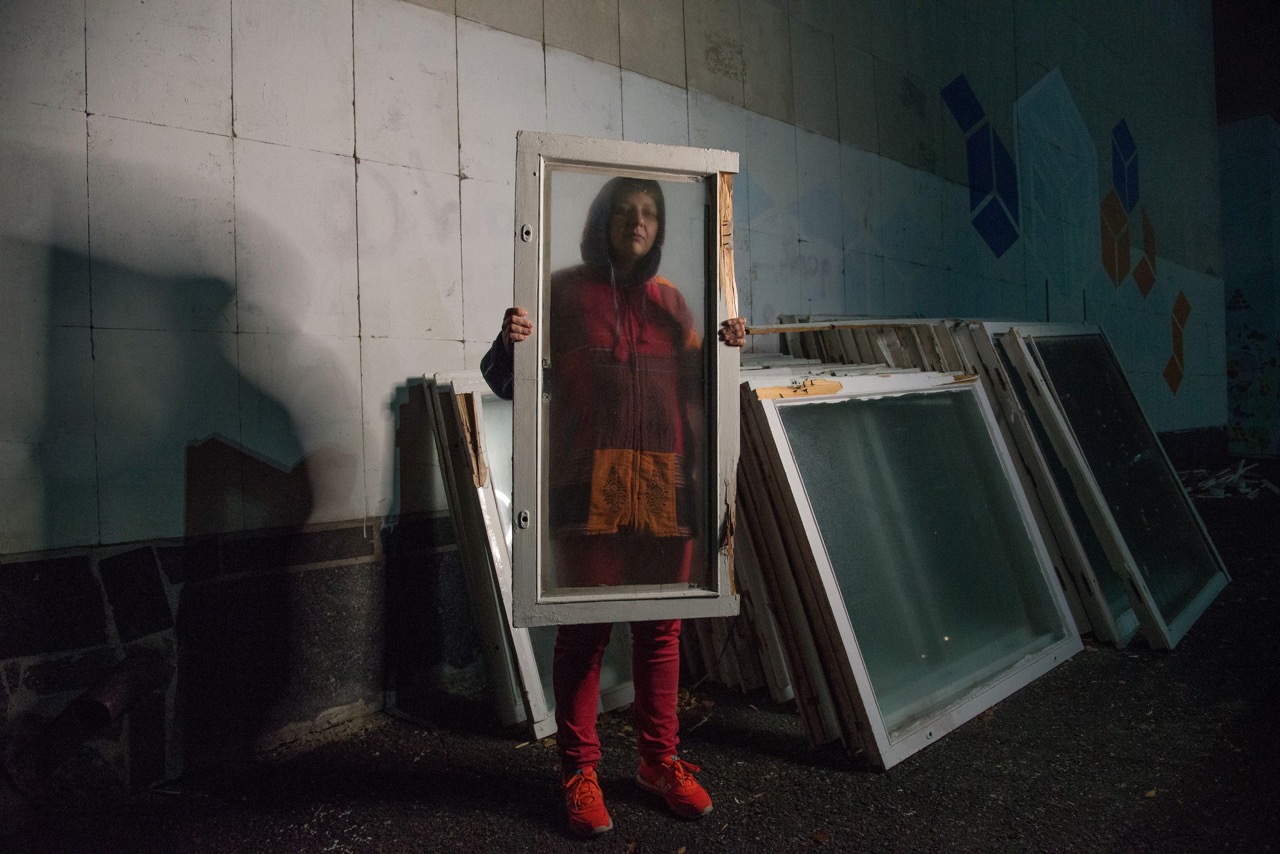 Groß (4 - Olga poses for a picture for the -After Captivity- project in a park in Kyiv- Uk.jpeg